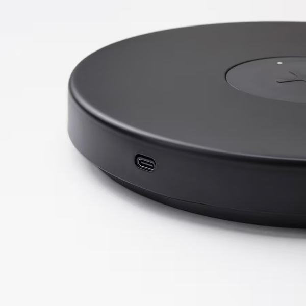 Đèn bàn làm việc kèm đế sạc không dây IKEA GRINDEBO