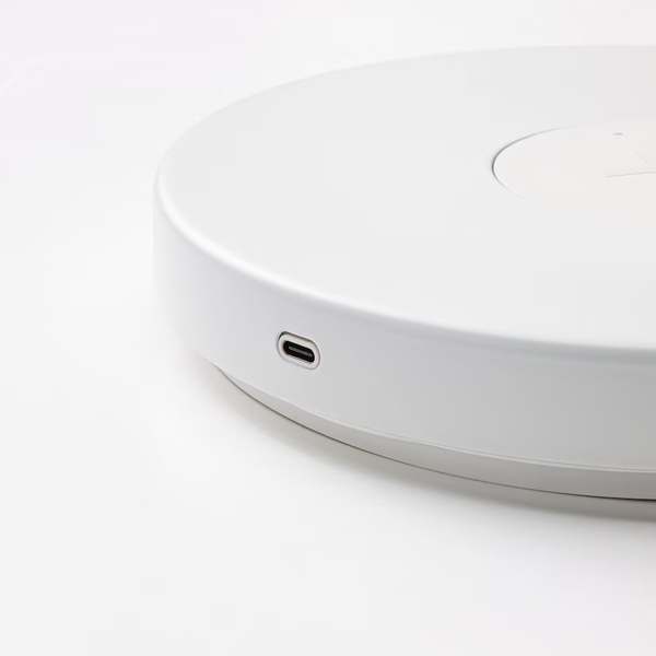Đèn bàn làm việc kèm đế sạc không dây IKEA GRINDEBO