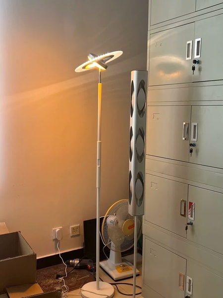 Đèn trang trí & đọc sách Enclize thiết kế mô phỏng theo Sao Thổ