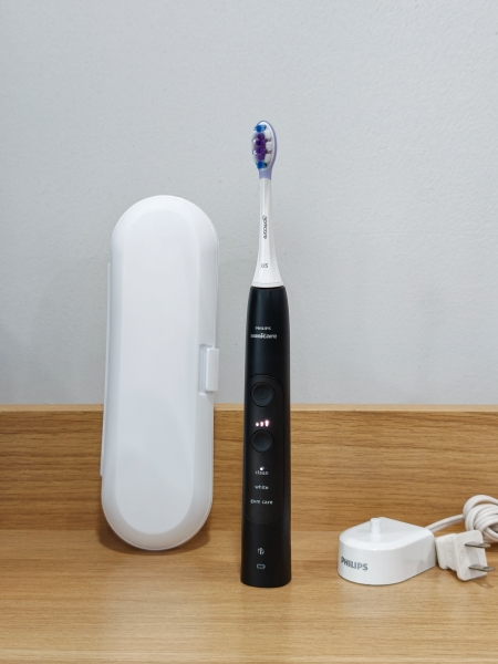 Bàn chải điện Philips Sonicare 7000 (hàng trưng bày 95-99%)