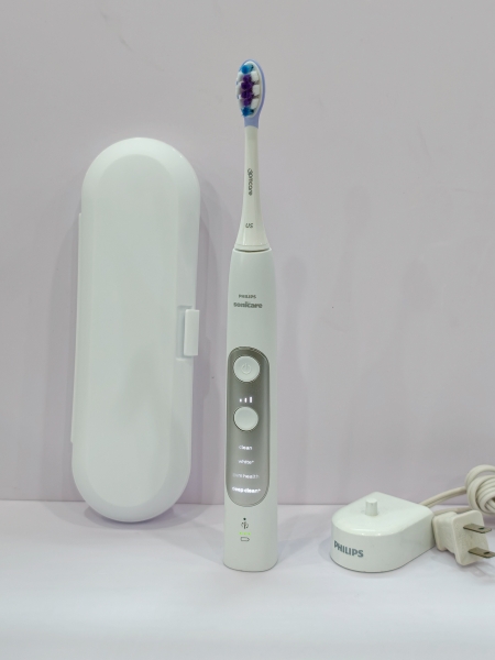 Bàn chải điện Philips Sonicare ExpertClean 7500, 7700 HX962 (hàng trưng bày)