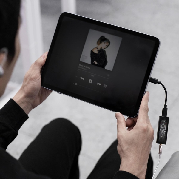 Bộ USB Dac/amp HiFi Questyle M12i Hi-res Audio [MFi Certified] hỗ trợ PCM 768kHz DSD512
