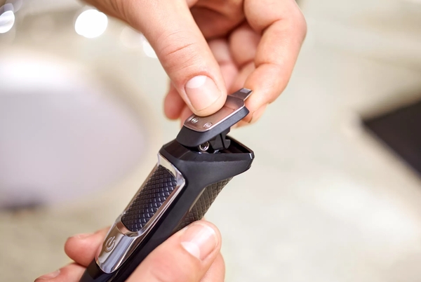Tông đơ cắt tóc & máy cạo râu đa năng Philips Norelco Multigroom 3000 (13 loại phụ kiện)