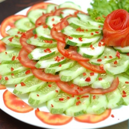 Salad cà chua dưa chuột