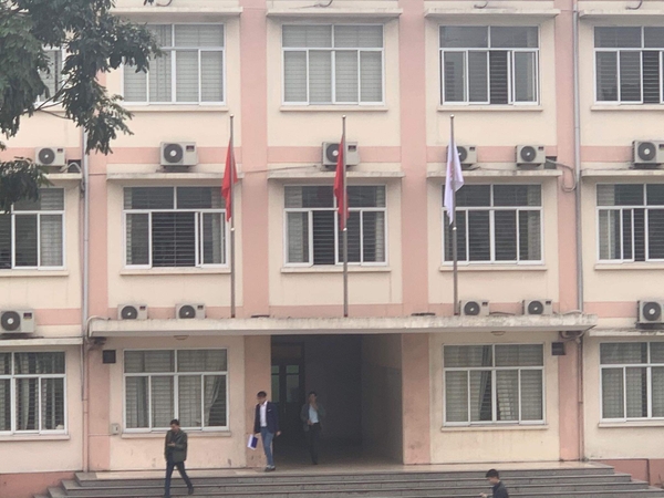 Cột cờ inox ngoài trời