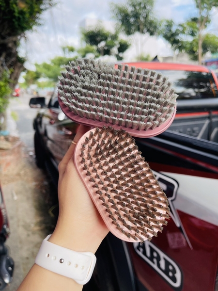 BÀN CHẢI CÓ TAY CẦM CAO CẤP HÀNG CTY MÃ 104 (1)