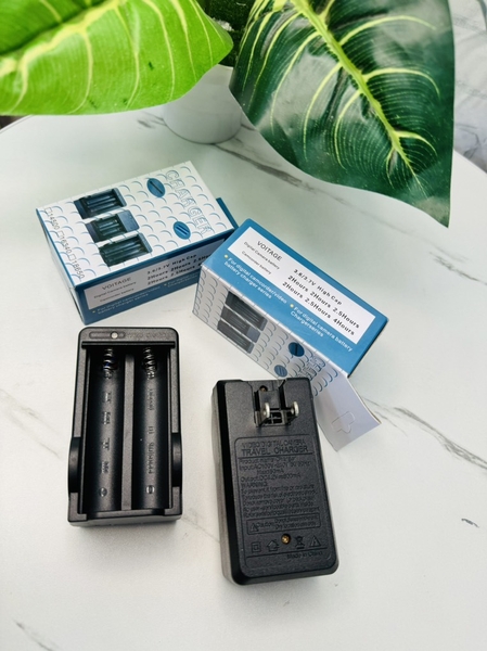Dụng cụ sạc pin tiểu ,Pin 3.6V Pin 18650