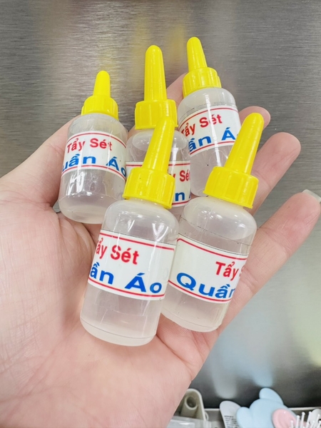 Chai Nước Tẩy Sét Quần Áo