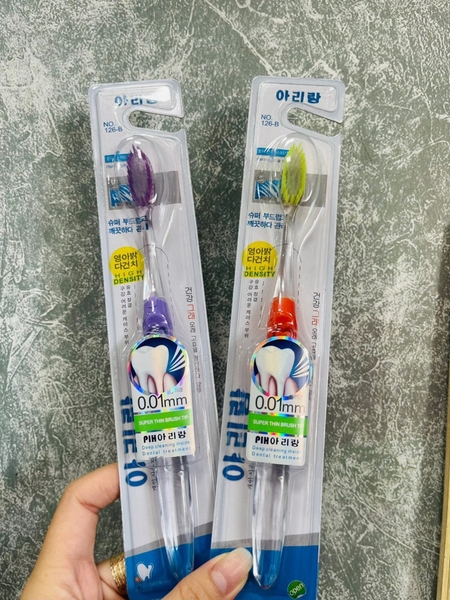 Bàn Chải Đánh Răng Trong Suốt Korea (1)