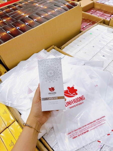 DUNG DỊCH VỆ SINH LINH HƯƠNG XỊN (12)