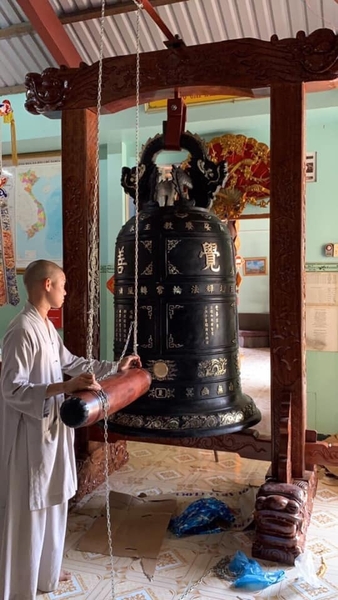 chuông trống bát nhã