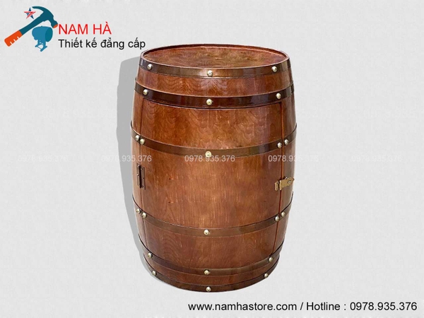 Bàn gỗ sồi trang trí quán rượu