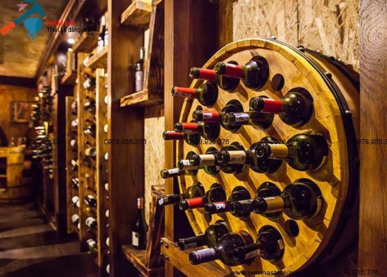 tu dung ruou bang go thong