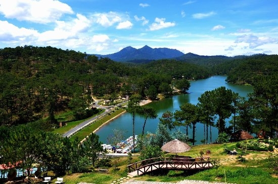 Tour Du Lịch Đà Lạt Làng Cù Lần-Hồ Vô Cực