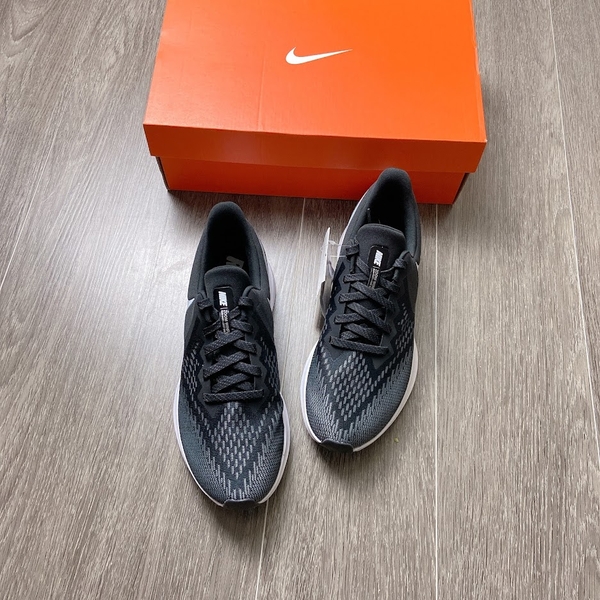aq7497 nike