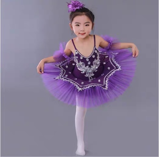 Set váy ballet biểu diễn kèm tất, hoa tay, cài tóc