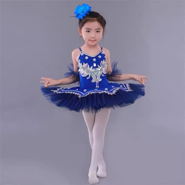 Set váy ballet biểu diễn kèm tất, hoa tay, cài tóc