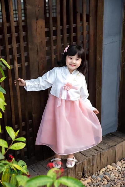 Bộ hanbok bé gái June