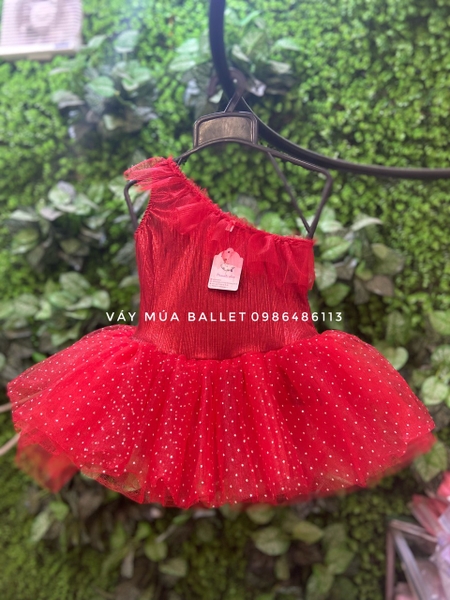 Váy múa lệch vai đỏ nhũ lấp lánh