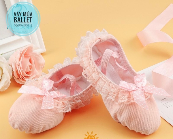 Giày vải múa viền ren kem