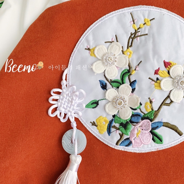 Bộ áo dài hoa mai bé gái