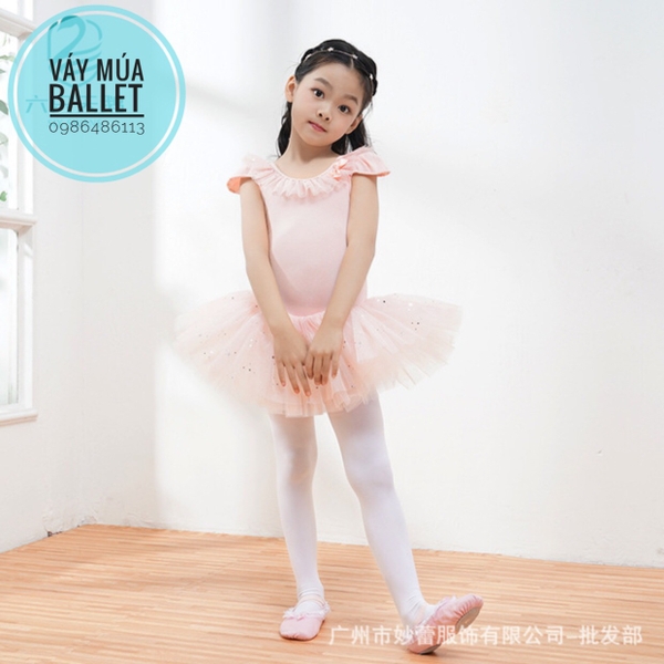 Váy múa sao bèo cổ