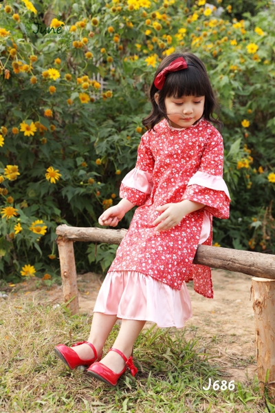 Bộ áo dài hoa nhí tay bèo xòe