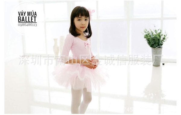 Váy múa tay loe lỡ màu hồng