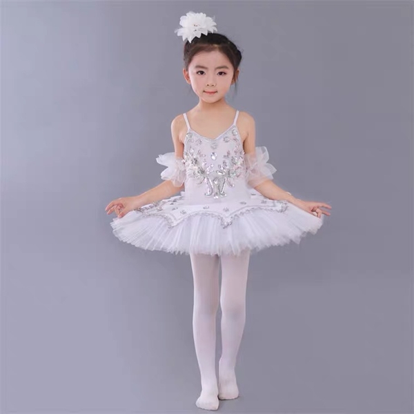 Set váy ballet biểu diễn kèm tất, hoa tay, cài tóc