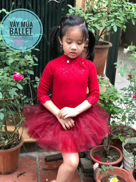 Váy múa đỏ đô nhũ cổ lọ tay lỡ