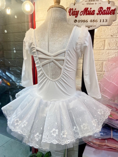 Váy múa bèo vai chân ren dài trắng