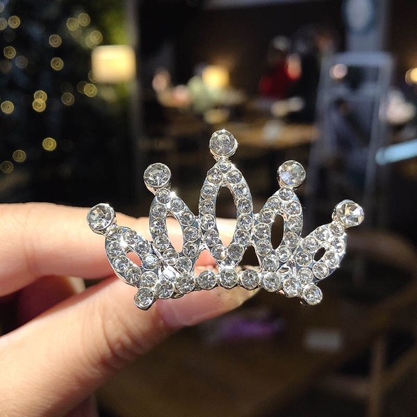 Cài vương miện gắn đá