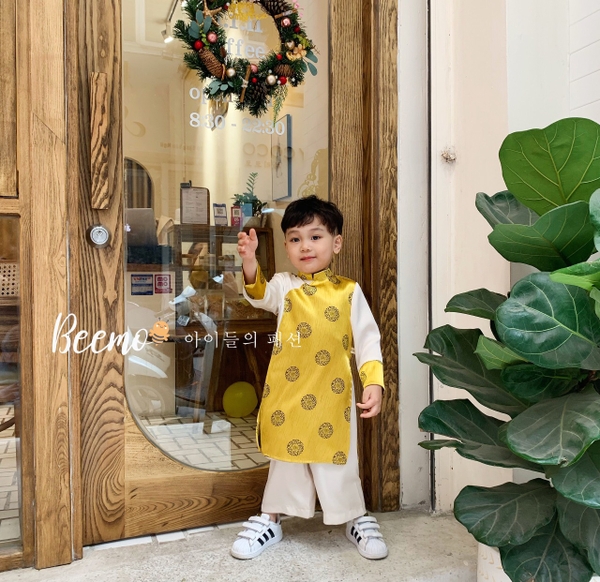 Bộ áo dài lụa đồng xu bé trai Beemo