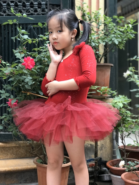 Váy múa cổ tròn tay lỡ đỏ đô