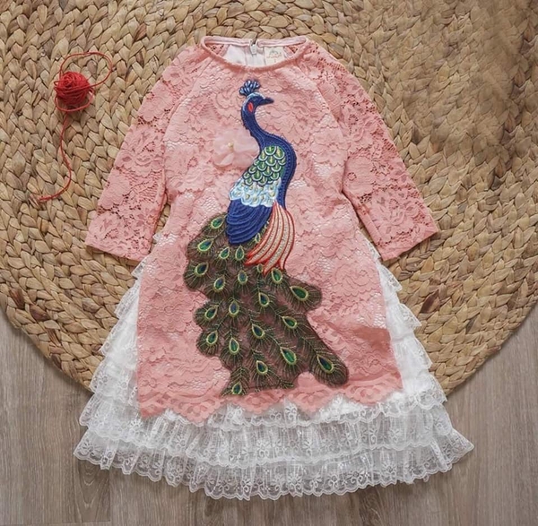 Bộ áo dài ren công hồng