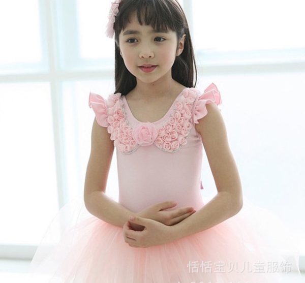 Váy múa cổ hoa hồng (trắng, hồng)