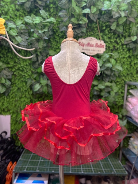 Váy múa ba lỗ hoa cổ đỏ đô