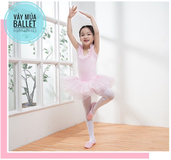 Váy múa sao bèo cổ