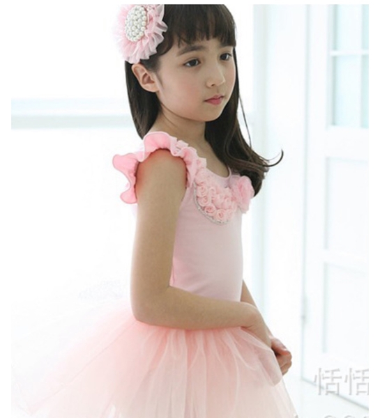 Váy múa cổ hoa hồng (trắng, hồng)