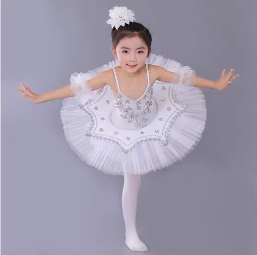 Set váy ballet biểu diễn kèm tất, hoa tay, cài tóc