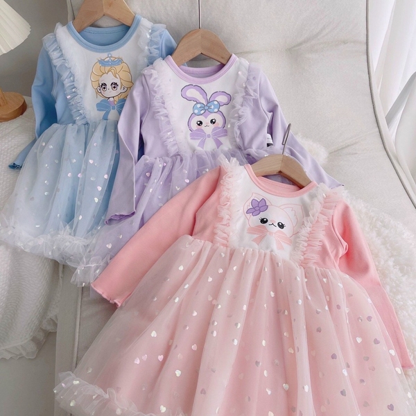 Váy công chúa hình tim lấp lánh