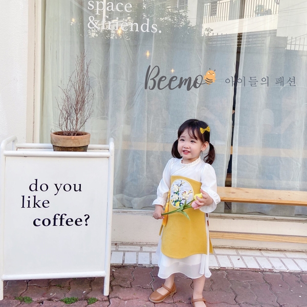 Bộ áo dài hoa mai bé gái