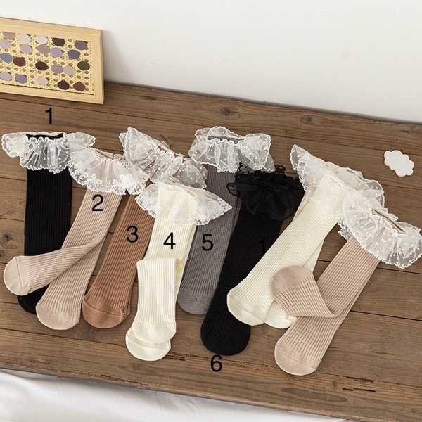 Tất cao cổ viền ren trendy cho bé