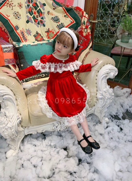 Váy nhung mềm ren ngang ngực