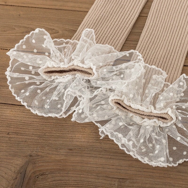 Tất cao cổ viền ren trendy cho bé