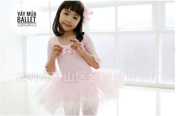 Váy múa tay loe lỡ màu hồng