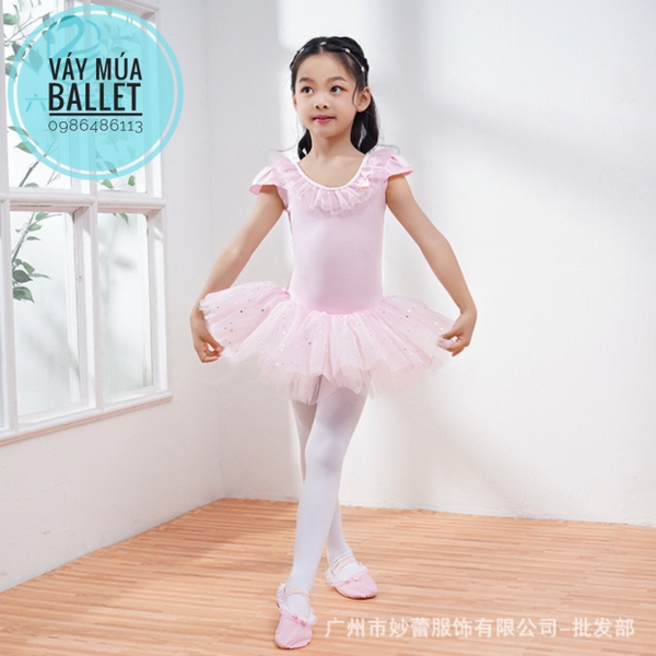 Váy múa sao bèo cổ