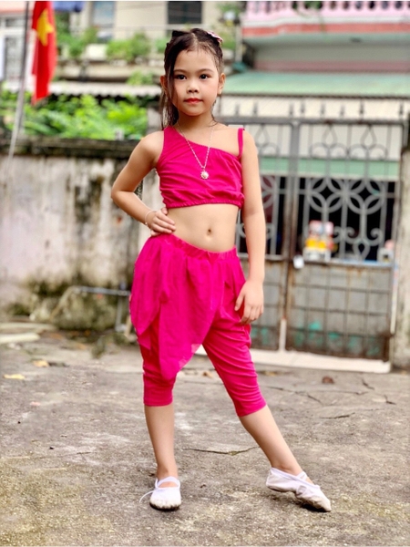 Bộ nhảy lệch vai, quần tà voan lụa