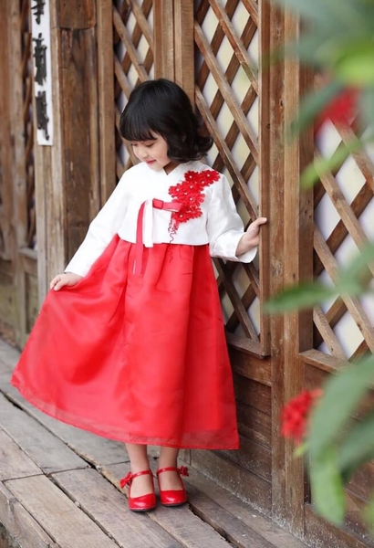 Bộ hanbok bé gái June