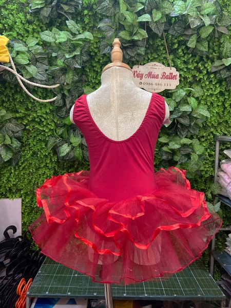 Váy múa ba lỗ hoa cổ đỏ đô